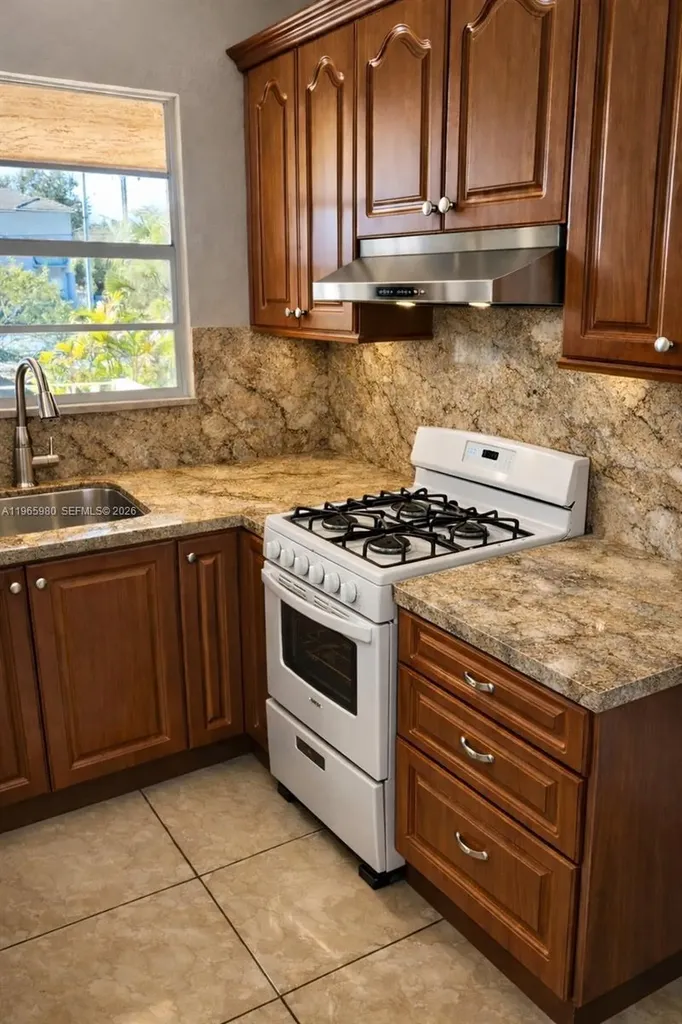 6850 W 14th Court Hialeah FL 33014