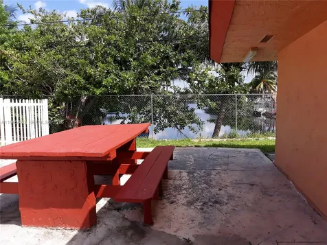 6850 W 14th Court Hialeah FL 33014