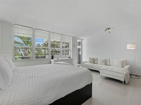 100 Lincoln Road Miami Beach FL 33139