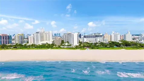 100 Lincoln Road Miami Beach FL 33139