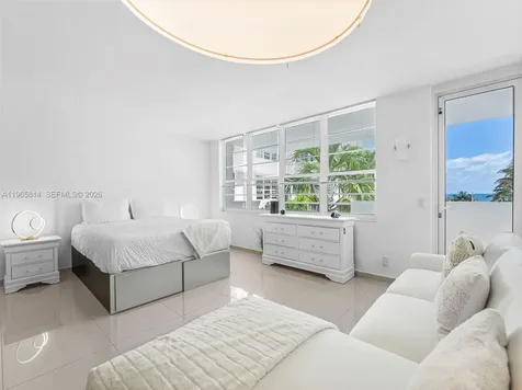 100 Lincoln Road Miami Beach FL 33139