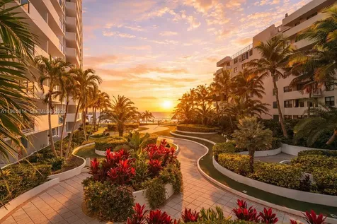100 Lincoln Road Miami Beach FL 33139