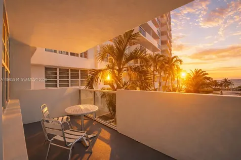 100 Lincoln Road Miami Beach FL 33139