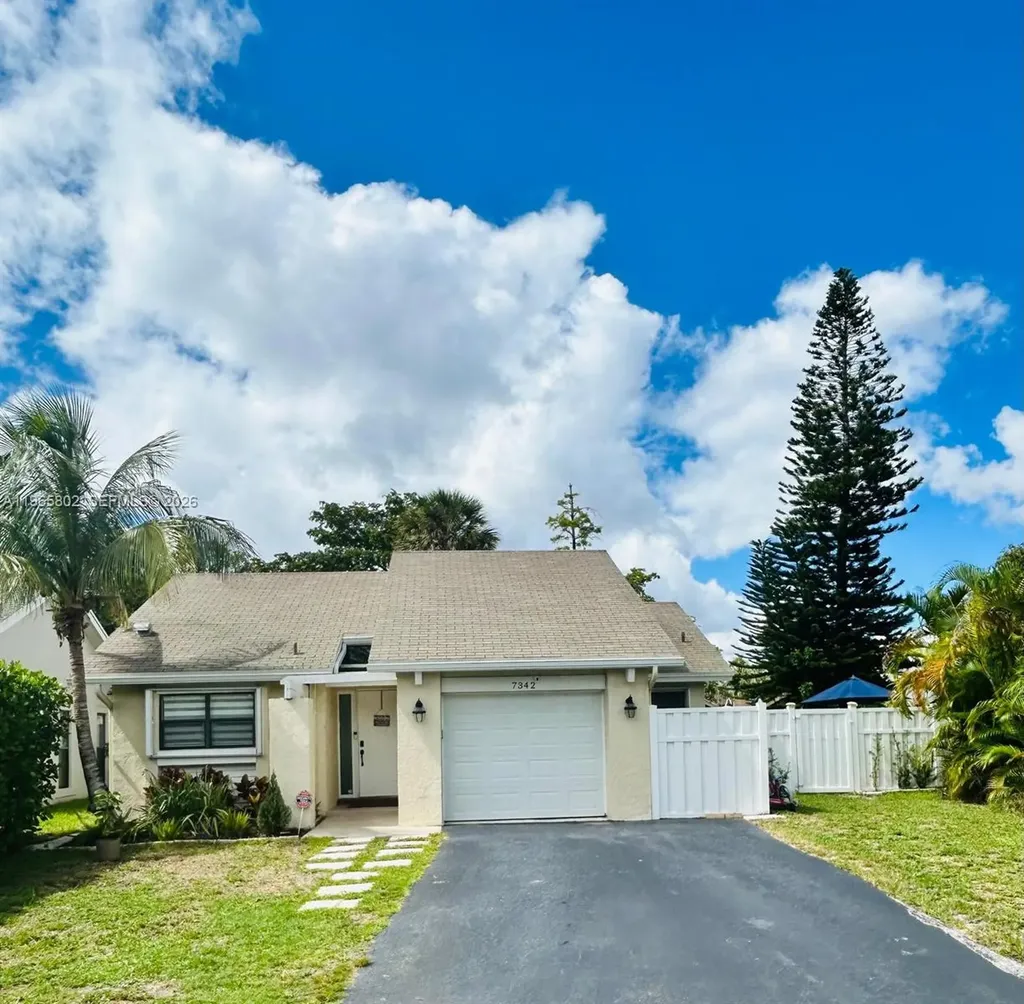 7342 NW 38th Place Coral Springs FL 33065