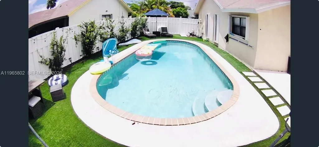 7342 NW 38th Place Coral Springs FL 33065