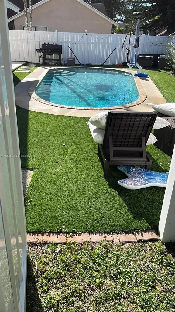 7342 NW 38th Place Coral Springs FL 33065