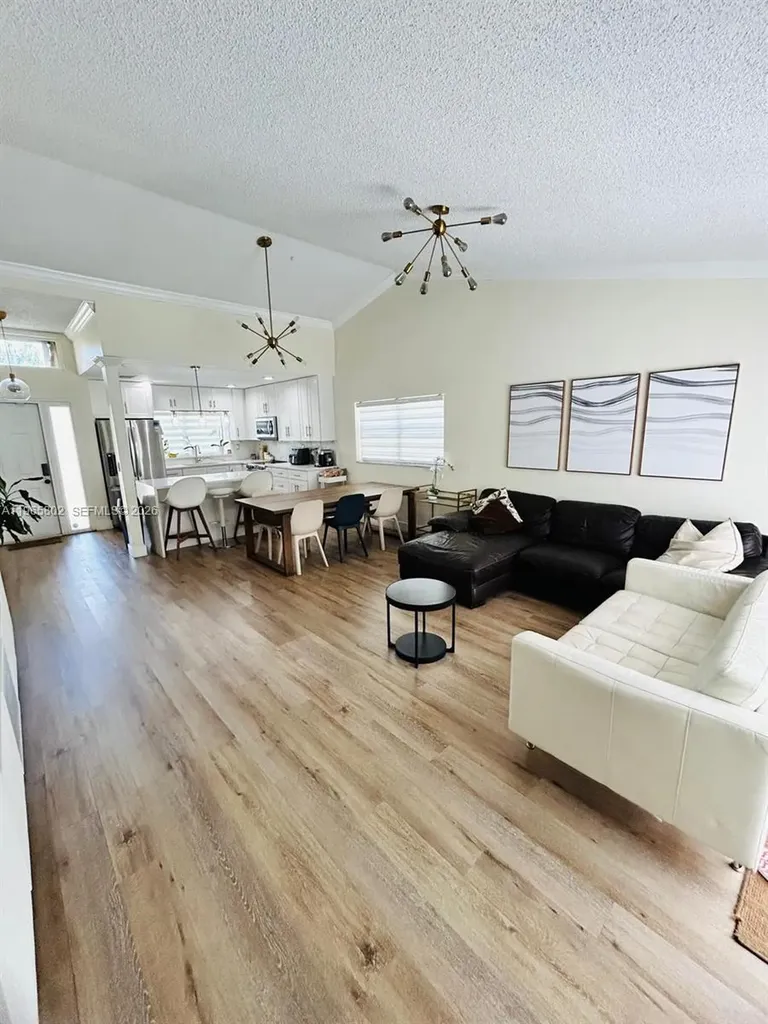 7342 NW 38th Place Coral Springs FL 33065