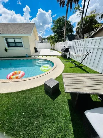 7342 NW 38th Place Coral Springs FL 33065
