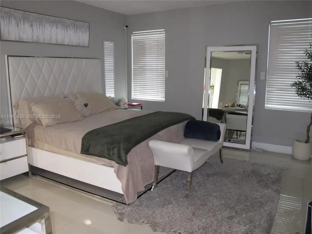 5285 NW 112th Terrace Coral Springs FL 33076