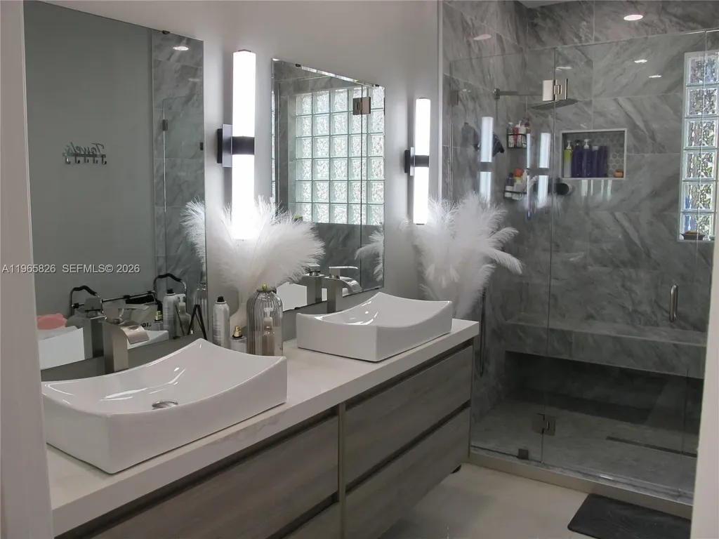 5285 NW 112th Terrace Coral Springs FL 33076