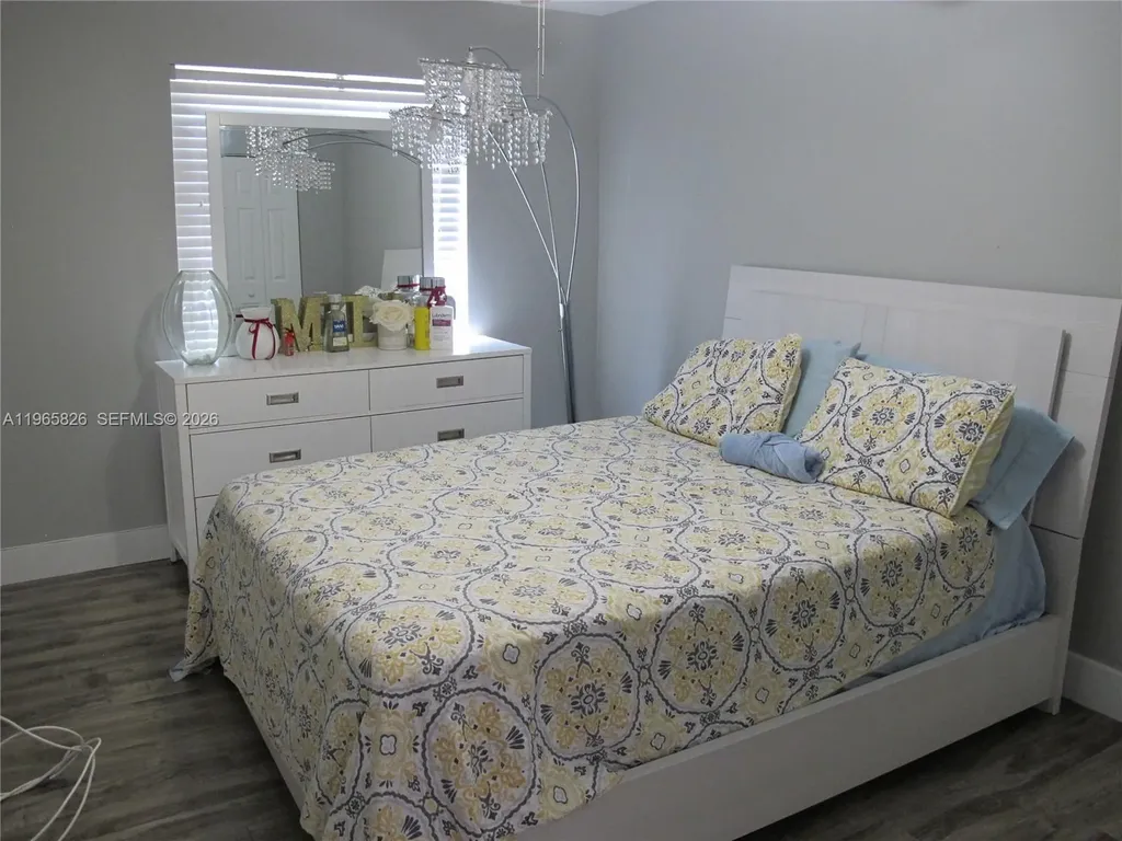 5285 NW 112th Terrace Coral Springs FL 33076