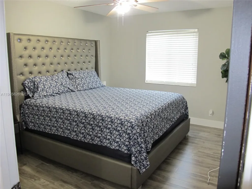 5285 NW 112th Terrace Coral Springs FL 33076