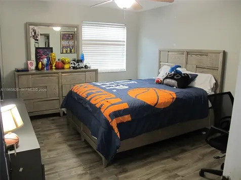 5285 NW 112th Terrace Coral Springs FL 33076
