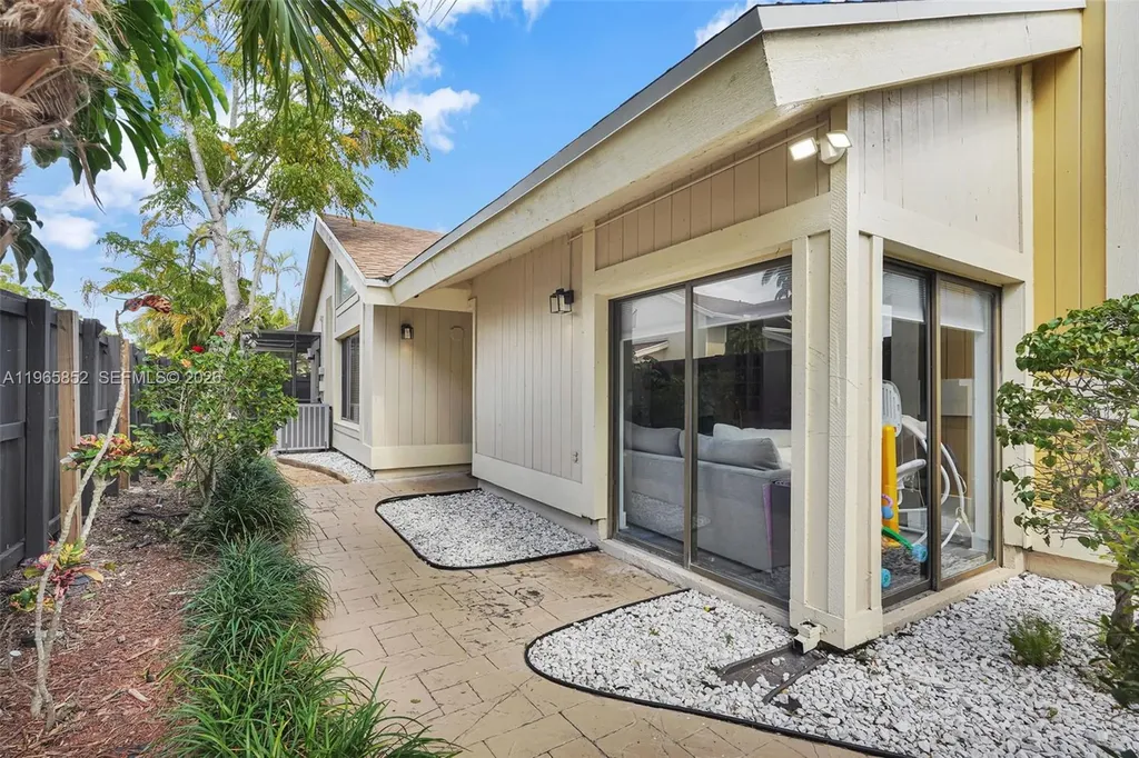 7635 W Sierra Terrace W Boca Raton FL 33433