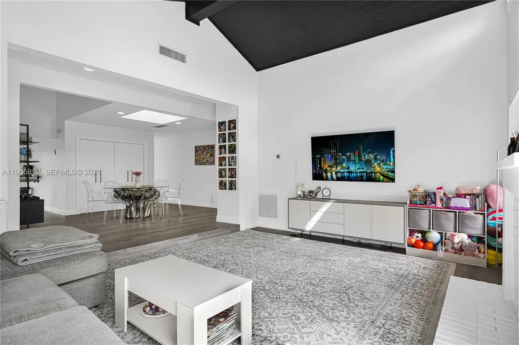 7635 W Sierra Terrace W Boca Raton FL 33433