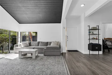 7635 W Sierra Terrace W Boca Raton FL 33433