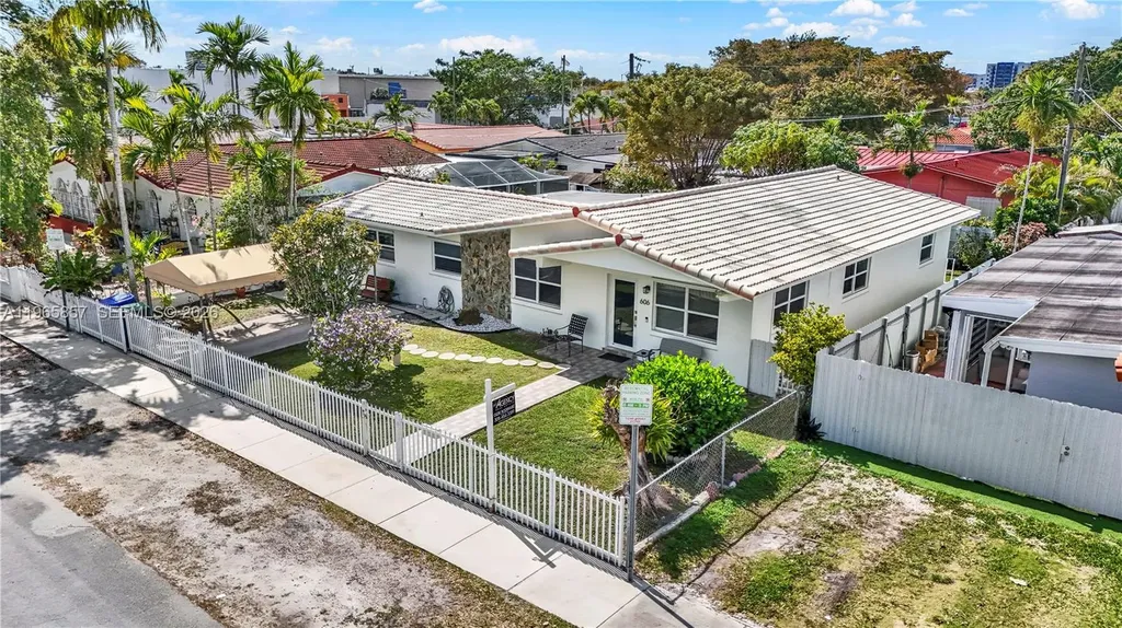 606 SW 58th Court Miami FL 33144