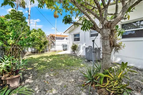 606 SW 58th Court Miami FL 33144