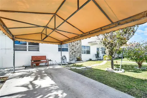 606 SW 58th Court Miami FL 33144