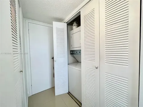 7601 E Treasure Drive North Bay Village FL 33141