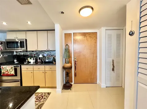 7601 E Treasure Drive North Bay Village FL 33141