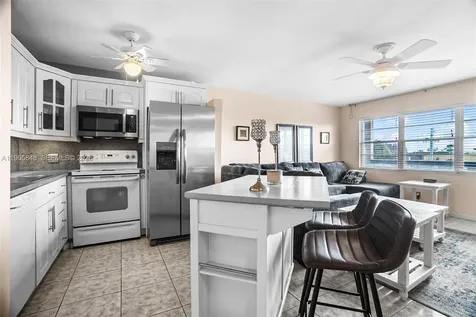 408 Southampton A West Palm Beach FL 33417