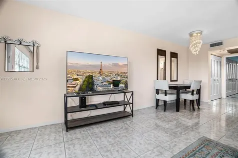 408 Southampton A West Palm Beach FL 33417