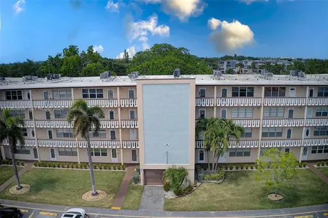 408 Southampton A West Palm Beach FL 33417