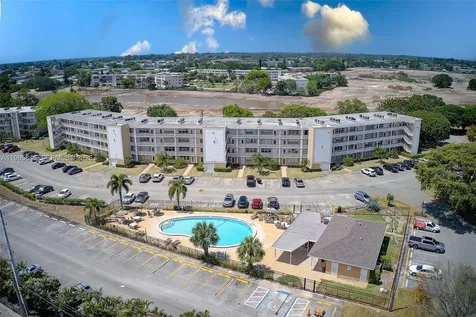 408 Southampton A West Palm Beach FL 33417