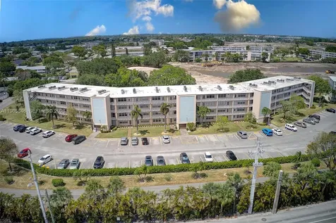 408 Southampton A West Palm Beach FL 33417