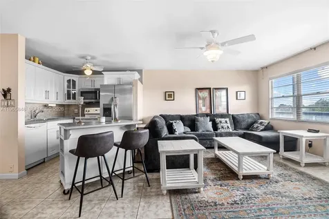 408 Southampton A West Palm Beach FL 33417