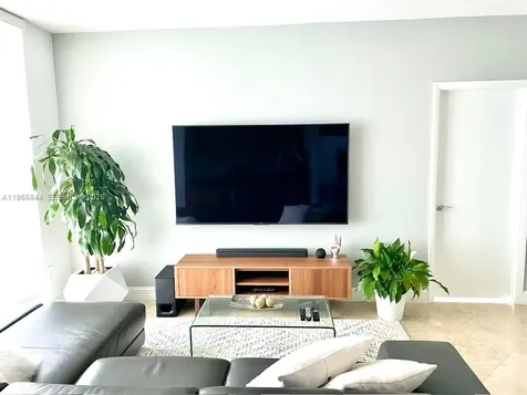 350 S Miami Avenue Miami FL 33130