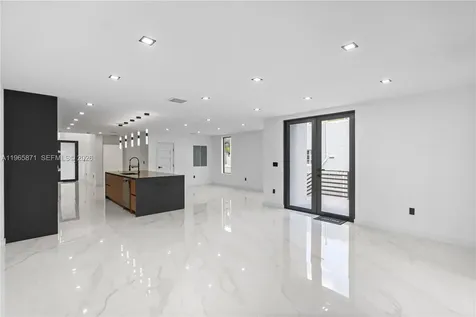 1644 NW 8th Terrace Miami FL 33125