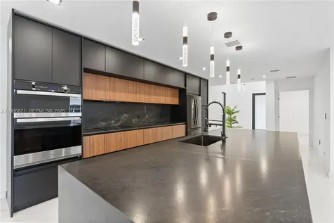 1644 NW 8th Terrace Miami FL 33125