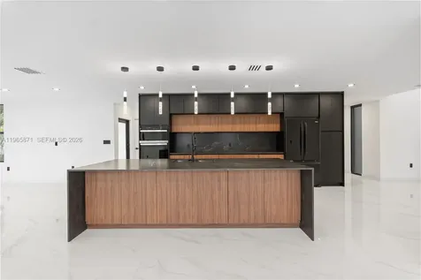 1644 NW 8th Terrace Miami FL 33125