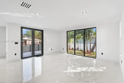 1644 NW 8th Terrace Miami FL 33125