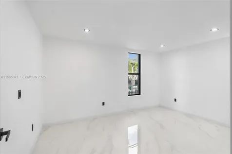 1644 NW 8th Terrace Miami FL 33125