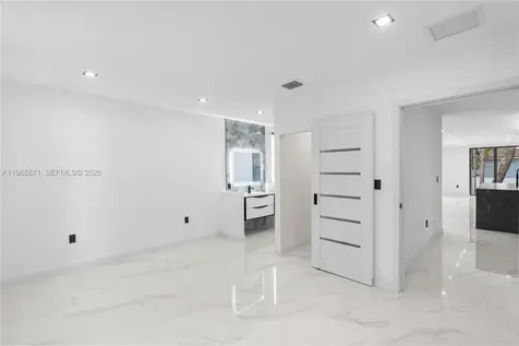 1644 NW 8th Terrace Miami FL 33125