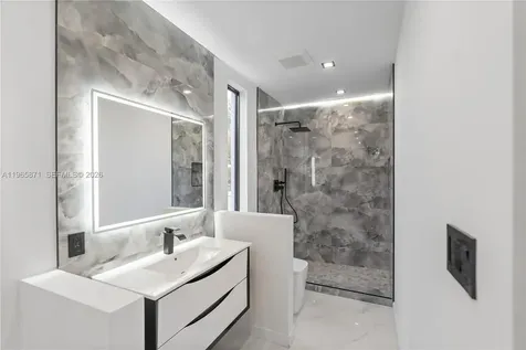 1644 NW 8th Terrace Miami FL 33125