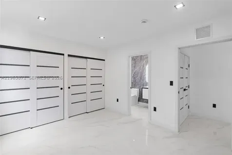 1644 NW 8th Terrace Miami FL 33125
