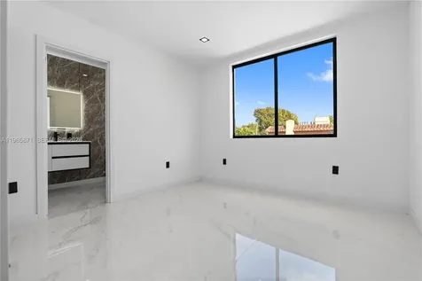 1644 NW 8th Terrace Miami FL 33125