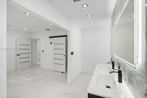1644 NW 8th Terrace Miami FL 33125