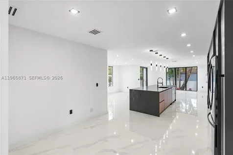 1644 NW 8th Terrace Miami FL 33125