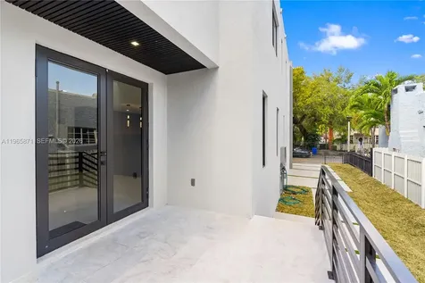 1644 NW 8th Terrace Miami FL 33125
