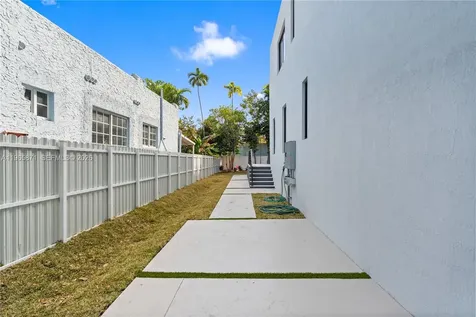 1644 NW 8th Terrace Miami FL 33125