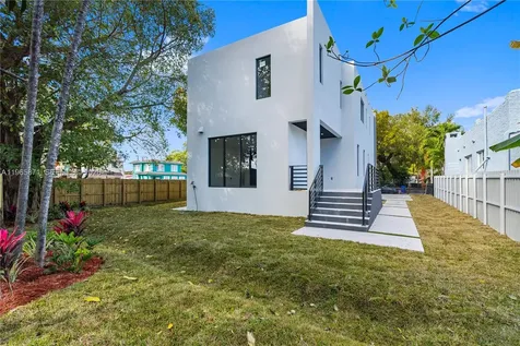 1644 NW 8th Terrace Miami FL 33125