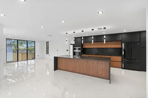 1644 NW 8th Terrace Miami FL 33125