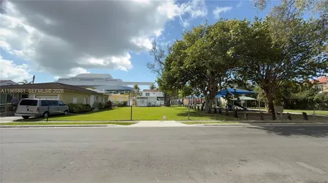 1545 NW 8th Terrace Miami FL 33125