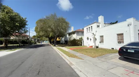 1545 NW 8th Terrace Miami FL 33125