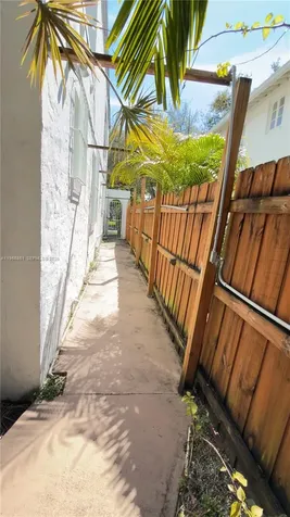 1545 NW 8th Terrace Miami FL 33125